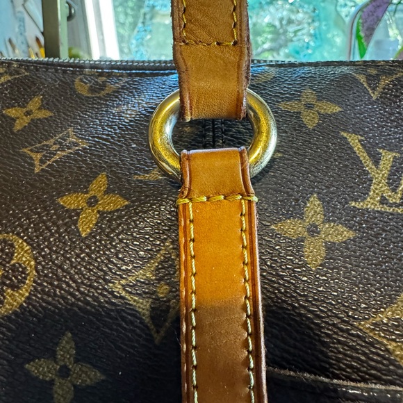 Louis Vuitton Monogram Totally MM - Picture 10 of 15